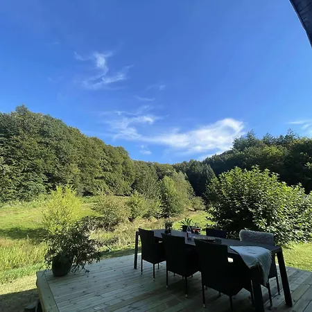 Naturperle Midt I Skoven, Ved So Og Eng