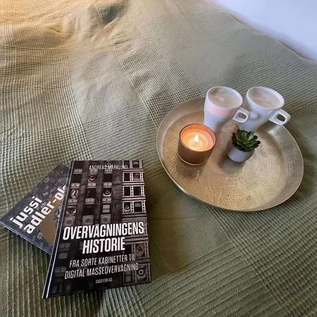 Naturperle Midt I Skoven, Ved So Og Eng *