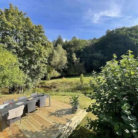 Naturperle Midt I Skoven, Ved So Og Eng Vejle