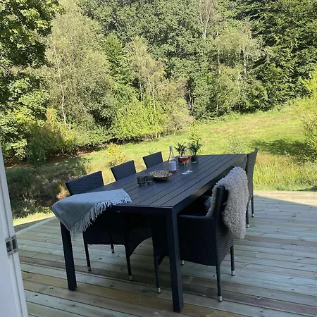 Naturperle Midt I Skoven, Ved So Og Eng * וייל