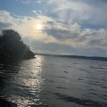 Naturperle Midt I Skoven, Ved So Og Eng * וייל