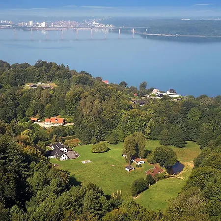 Naturperle Midt I Skoven, Ved So Og Eng * Vejle