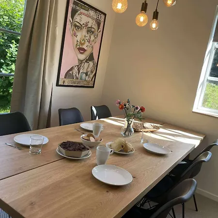 Naturperle Midt I Skoven, Ved So Og Eng Vejle