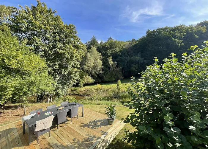 Naturperle Midt I Skoven, Ved So Og Eng Vejle