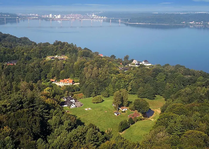 Naturperle Midt I Skoven, Ved So Og Eng * Vejle